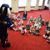 Z życia naszego przedszkola » Rok szkolny 2018-2019 » Spotkanie z policjantem - maskotka
